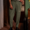 Ανδρικό Παντελόνι με Πιέτες – Dark Khaki Relaxed Fit