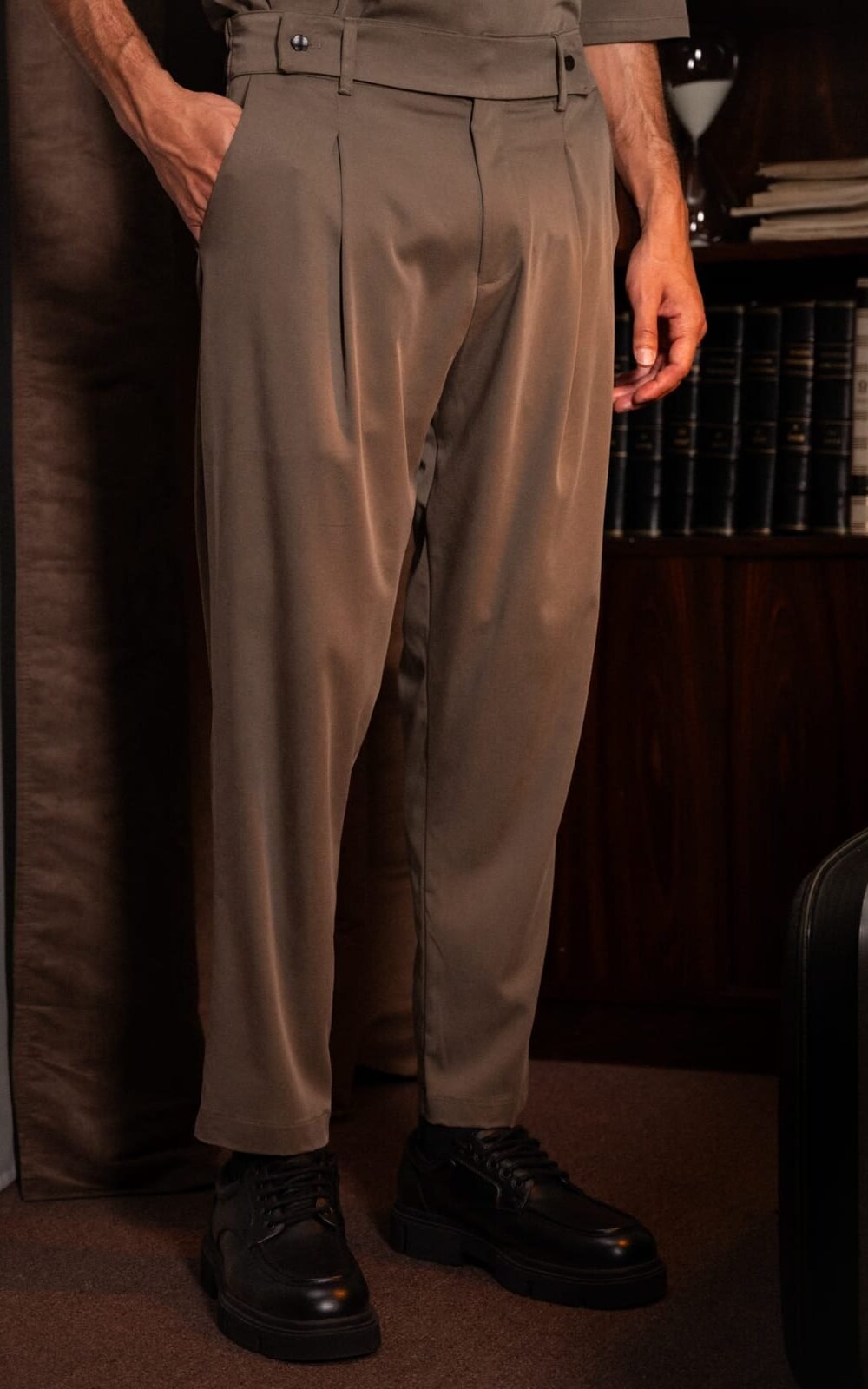 Relaxed Tailored Παντελόνι με Πιέτες – Olive