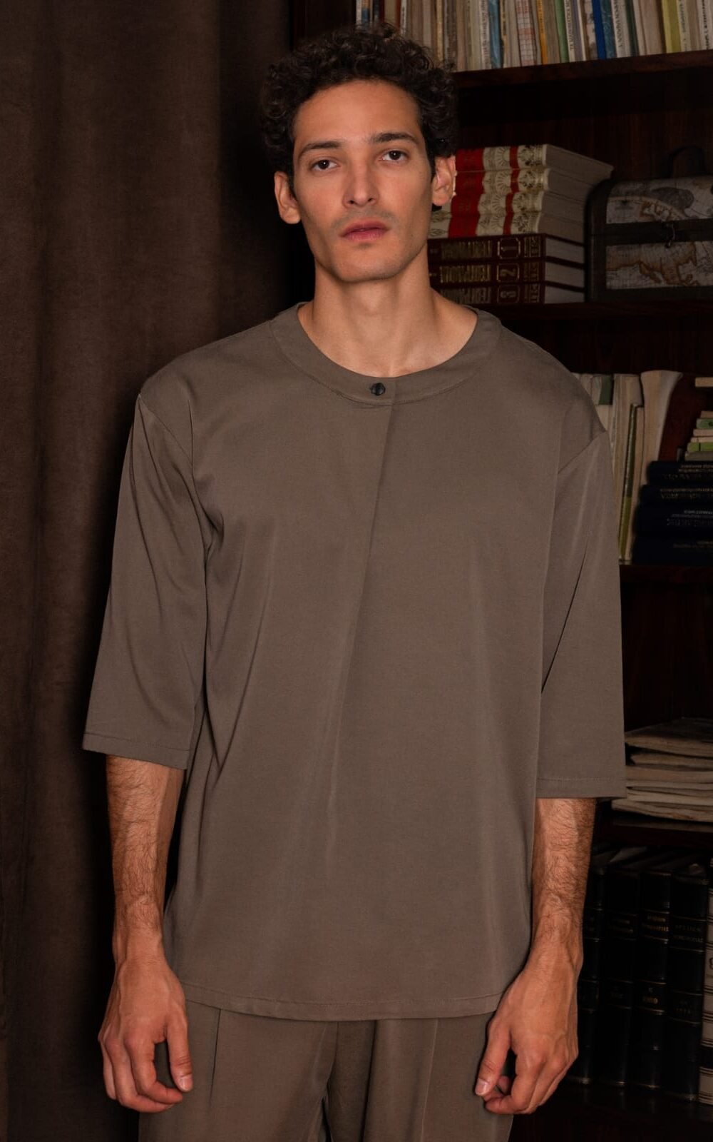 Minimal Oversized Top με Κρυφό Κούμπωμα – Οlive